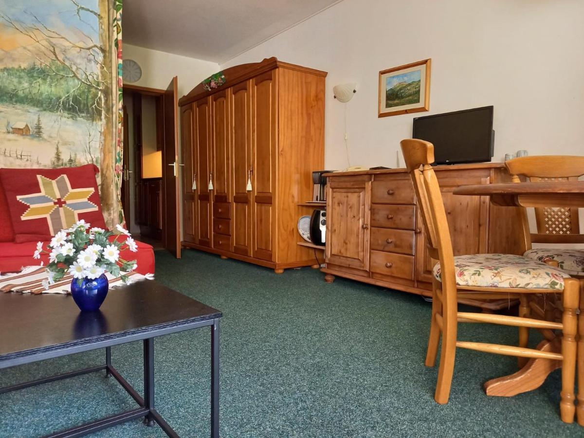 Aparthotel 333 Mit Schwimmbad Kleinwalsertal Миттелберг Экстерьер фото