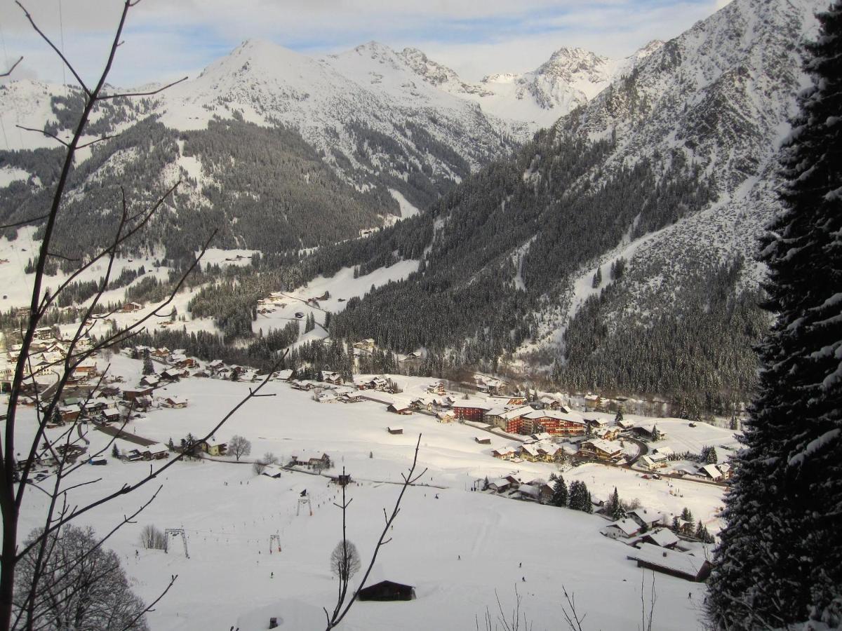 Aparthotel 333 Mit Schwimmbad Kleinwalsertal Миттелберг Экстерьер фото